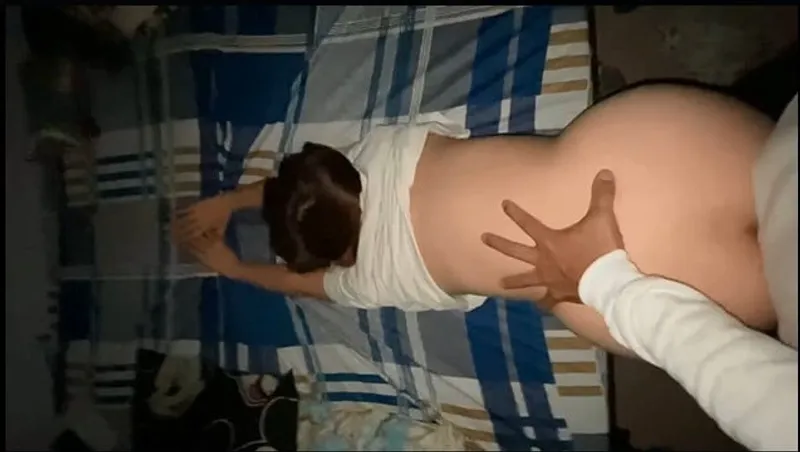 Lên giường với eny nứng lồn và cái kết