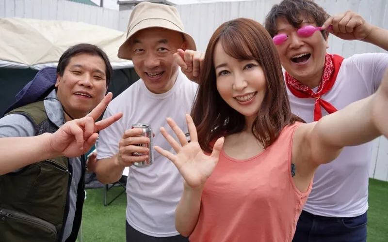 Anh xã để cô vợ cắm trại 3 ngày 2 đêm với hiệp hội khu phố mà không biết…