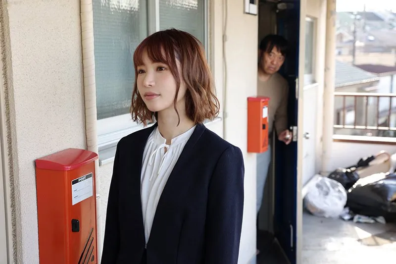 Gã cạnh bên nhà biến thái thường xuyên nghe tiếng rên của đôi vợ người chồng trẻ cạnh bên