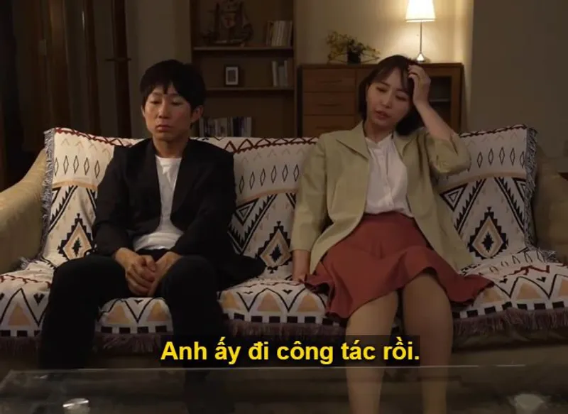 Buồn vì người chồng muốn ly hôn, người vợ đi họp lớp rồi dẫn cậu bạn học về nhà địt