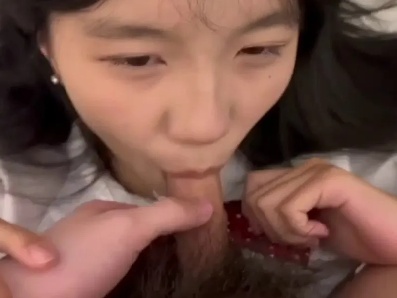 Em loli dễ thương mút cục thịt biến em thành con đào dam dang p2